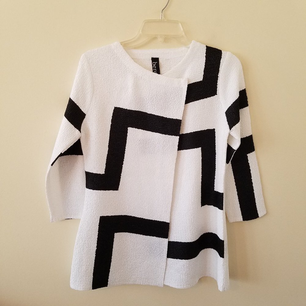 Berek Graphic Black & White Jacket Top Size PS